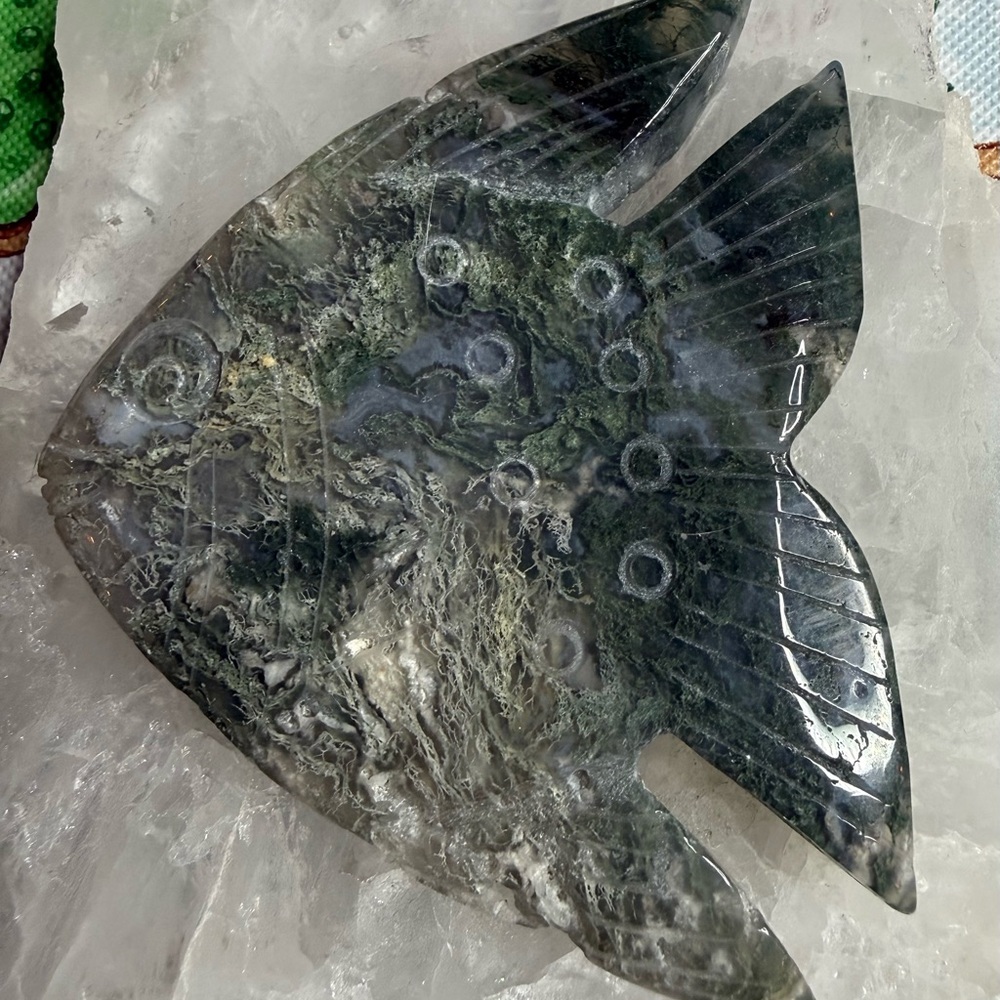Moss Agate Fish Carving - Picture 3 of 4